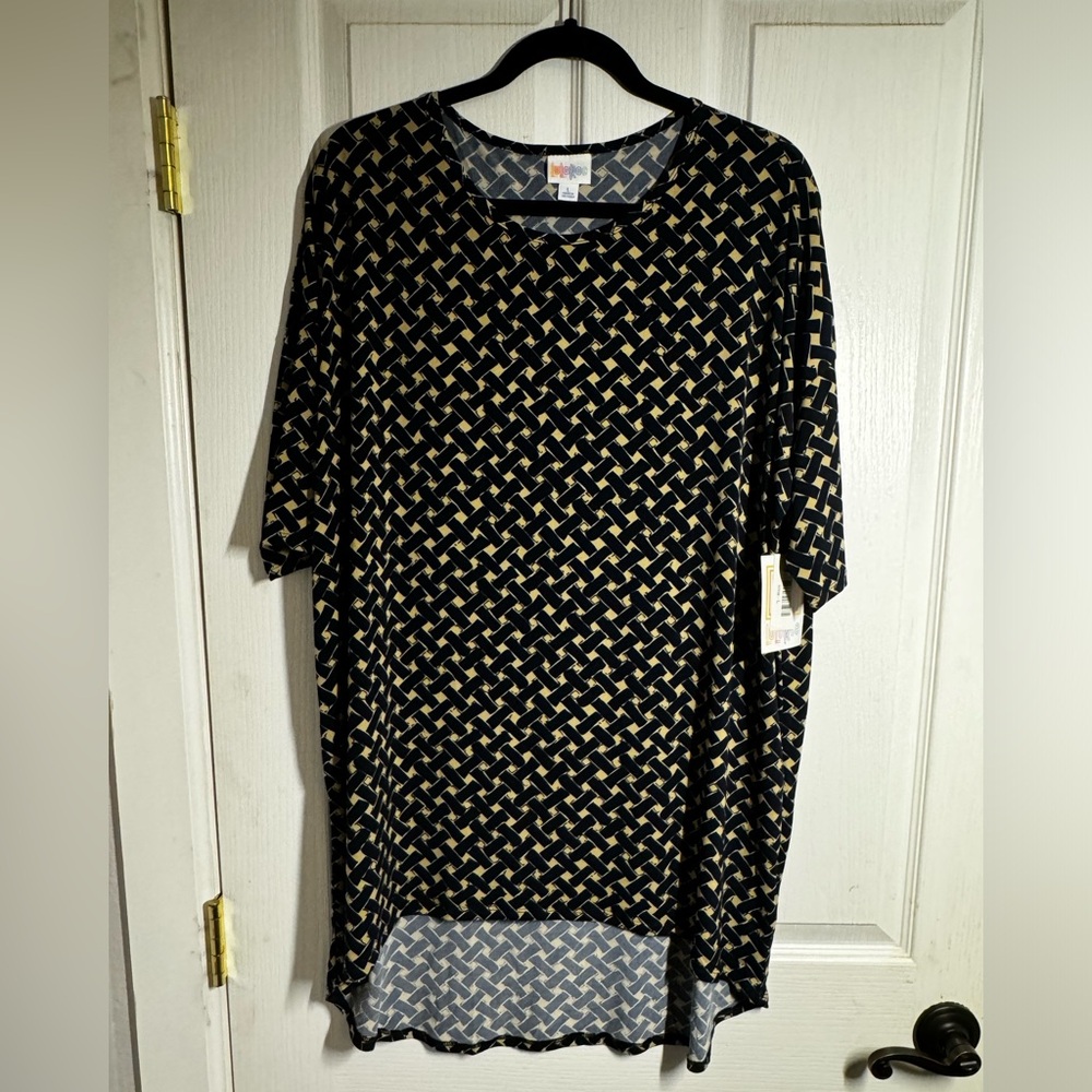 Large LuLaRoe Irma Tunic NWT